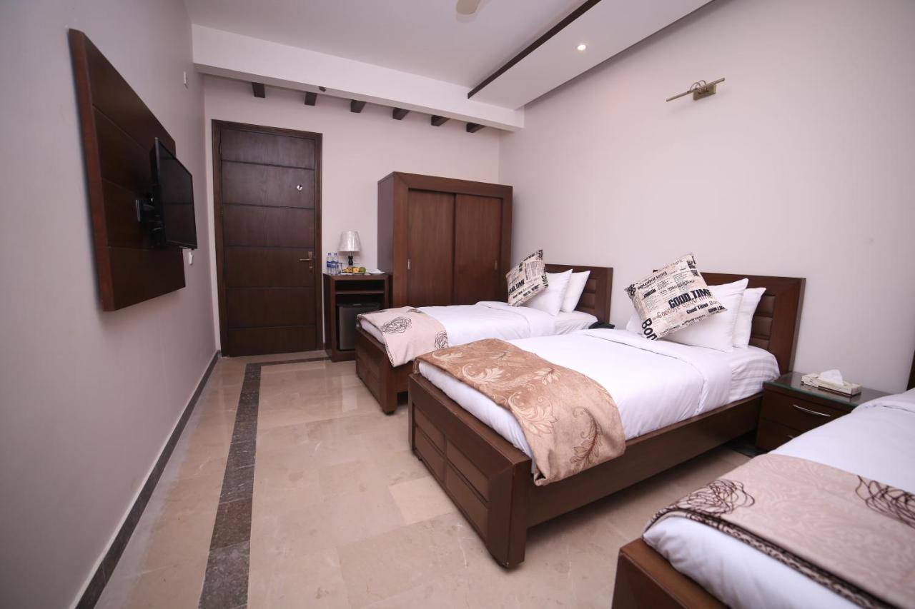 Zifan Hotel & Suites Karachi Exterior photo
